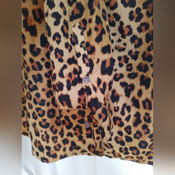 Alfred Sung Brown Leopard Print Button Up Top ~ Size M - Picture 6 of 8
